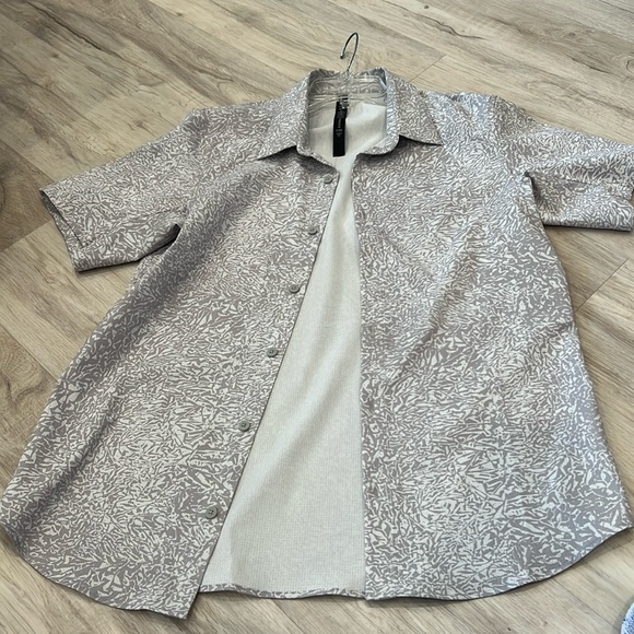 Lululemon Men’s airing easy button down - Picture 1 of 2